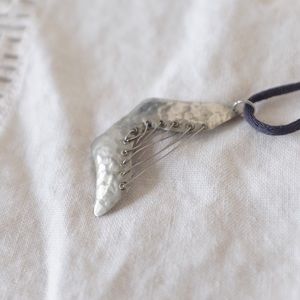 VINTAGE Hammered Silver Pendant Necklace